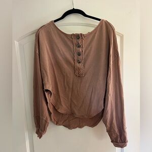 Free People Women's Washed Long-Sleeve Cropped Over-Sized Henley Top - Mauve
